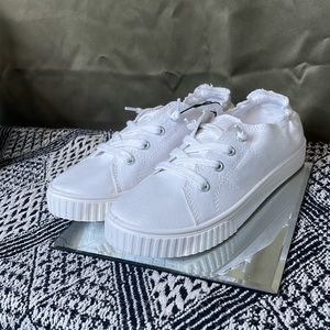 West loop white canvas sneaker